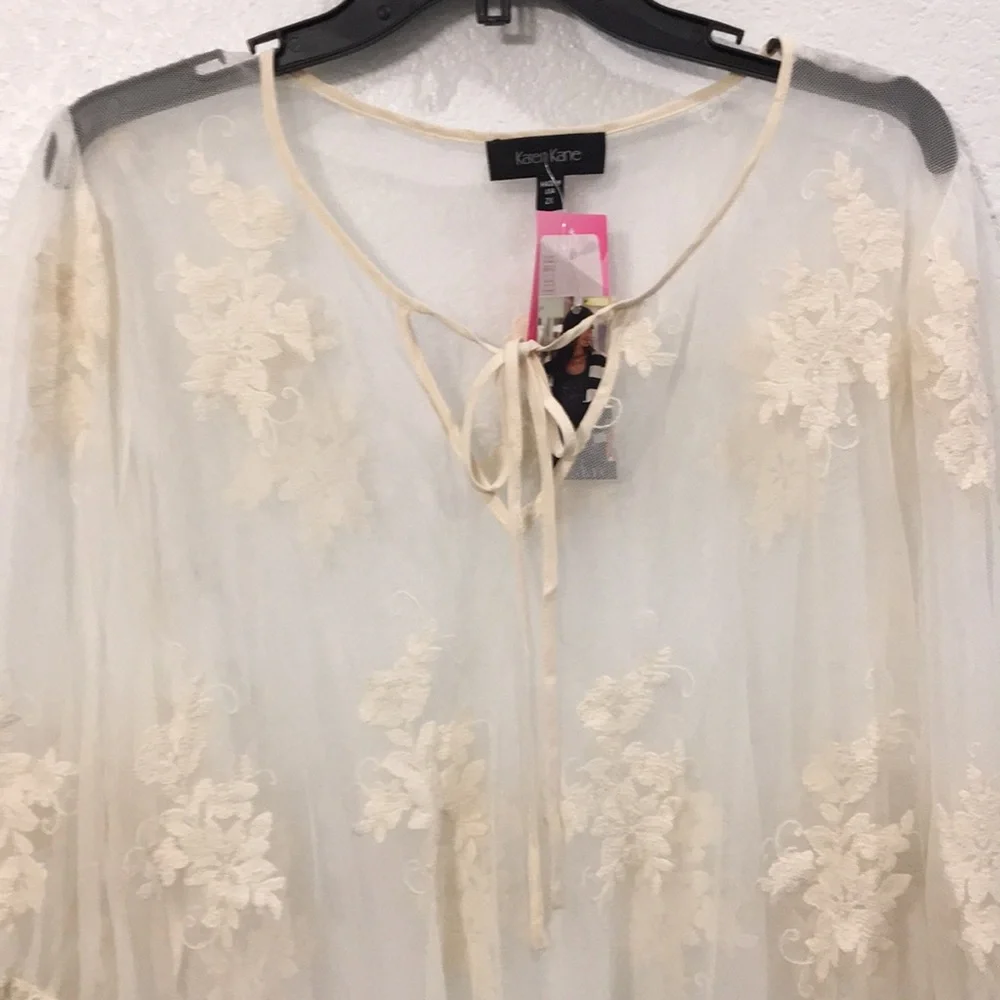 Karen Kane Blouse. - Picture 12 of 12